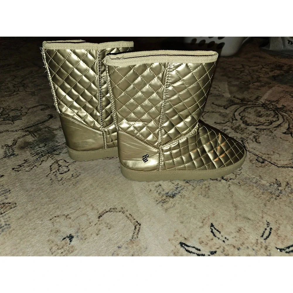 Rocawear Gold Quilted Metallic Faux Fur Lined Mid Calf Winter Boots Womens 8